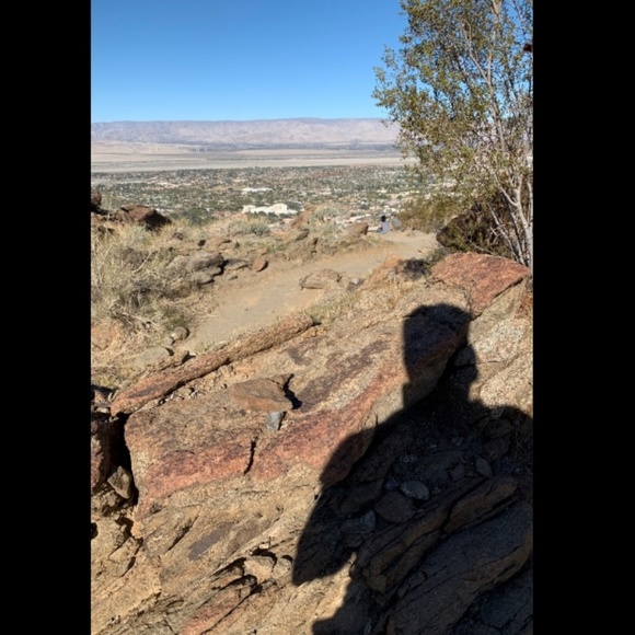 SELLING NEW & PRE-OWNED ATHLETIC GEAR - Picture 5 of 13